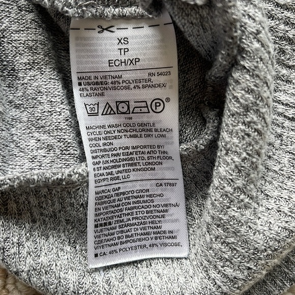 GAP Heather Gray Pullover with Gold Star Accents - Picture 4 of 4